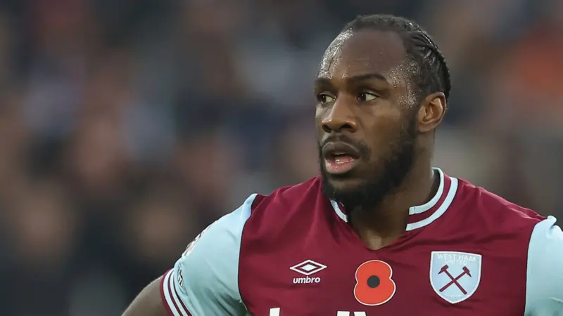 Antonio has surgery on lower limb fracture after crash